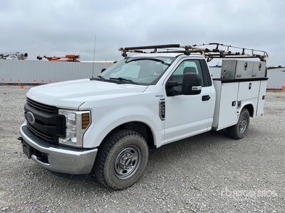 2018 Ford F-250 XL 4x2 Autocarro di servizio