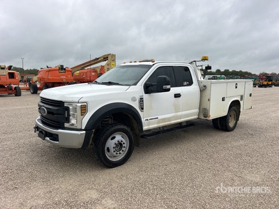 2018 Ford F-450 XL 4x4 Extended Cab Utility Truck