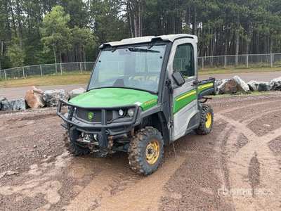 2019 John Deere XUV835M 4x4 Véhicule utilitaire