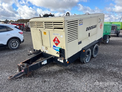 2016 Doosan XP825WCU-FX-PAS Mobile Sprężarka powietrza