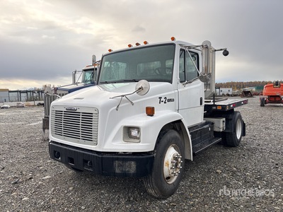 2000 Freightliner FL 70 4x2 S/A Day Cab Truck Tractor