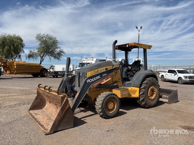 2018 John Deere 210L 4x4 Chargeuse paysagisme