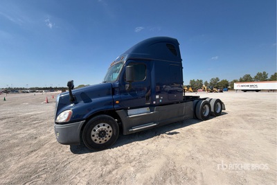 2016 Freightliner Cascadia 6x4 T/A Sleeper Truck Tractor