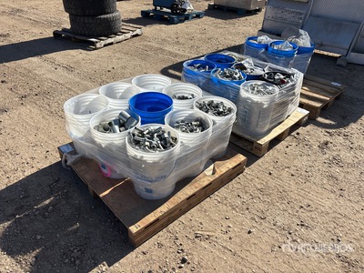 Quantity of (3) Pallets of Hydraulic Hose Fittings Varios, tienda, almacen, consumidor