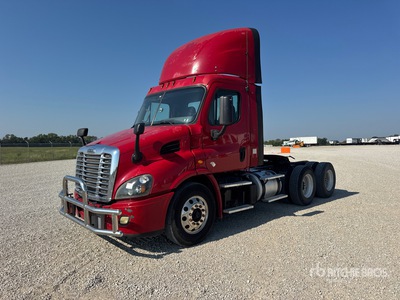 2016 Freightliner Cascadia 113 6x4 Ciągnik siodłowy T/A z kabiną dzienną