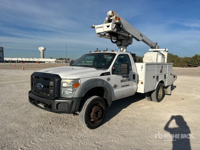 Altec AT235 35 ft on 2012 Ford F-450 4x2 高所作業車