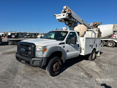 Altec AT235 35 ft on 2012 Ford F-450 4x2 Camión con Canastilla