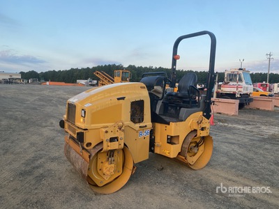 2017 Cat CB2.7 Double Drum Roller