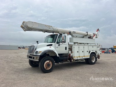 2002 Altec AM855 55 ft on 2002 International 7400 4x4 Bucket Truck