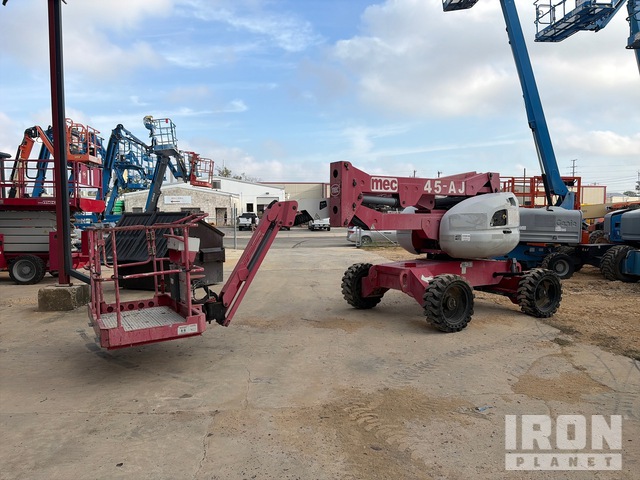 Articulating Boom Lifts