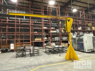 Air hoist and jib رافعة المواد