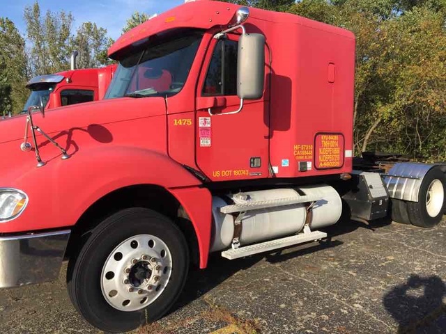 2008 Freightliner C120 T/A Sleeper Truck Tractor