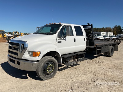 2005 Ford F-650 XL 4x2 Crew Cab Flatbed Truck