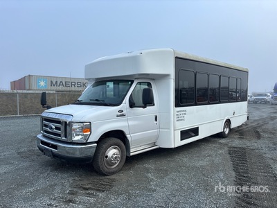 2017 Ford E-450 4x2 24-Seat Transit Bus