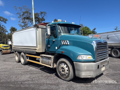 2010 Mack CMMR Granite 6x4 T/A Dump Truck