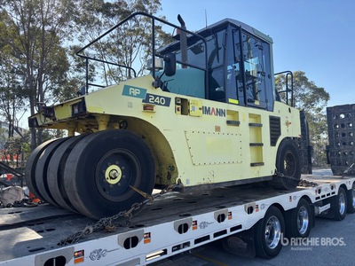 2012 Ammann AP240 Pneumatische wals