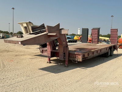2010 9 m T/A Step Deck Trailer