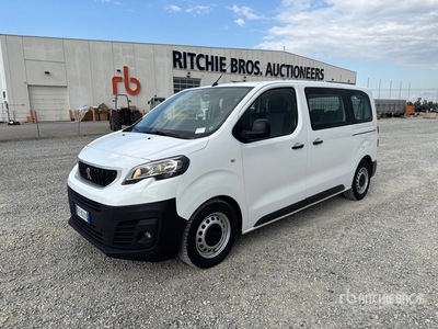 2017 Peugeot Expert 1.6 BlueHDI Premium 9 Passengers Bus