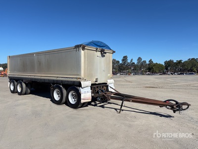 2012 MaxiTrans 8.2 m Quad Dog Tipping Trailer