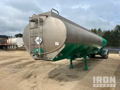 1979 Fruehauf TAG-F2-EDT 9100 Turntable T/A Fuel Trailer