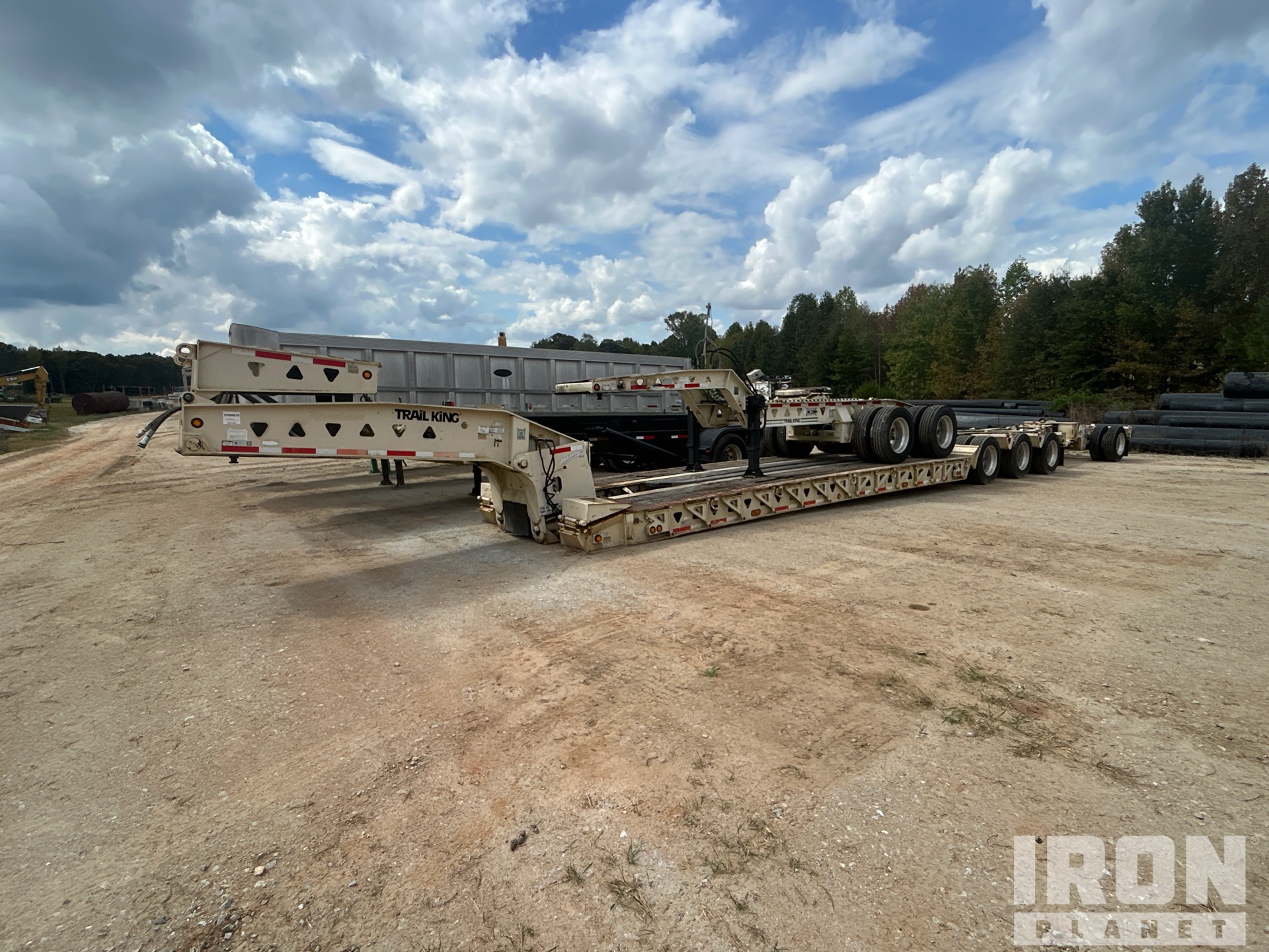 2013 Trail King TK110HDG543 139764 lb Tri/A Removable Gooseneck Low Loader