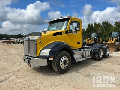 2020 Kenworth T880 6x4 Day Cab Truck Tractor