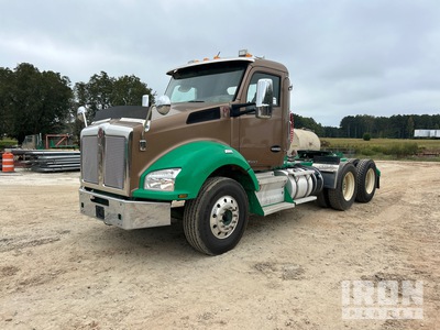 2020 Kenworth T880 6x4 Day Cab Truck Tractor