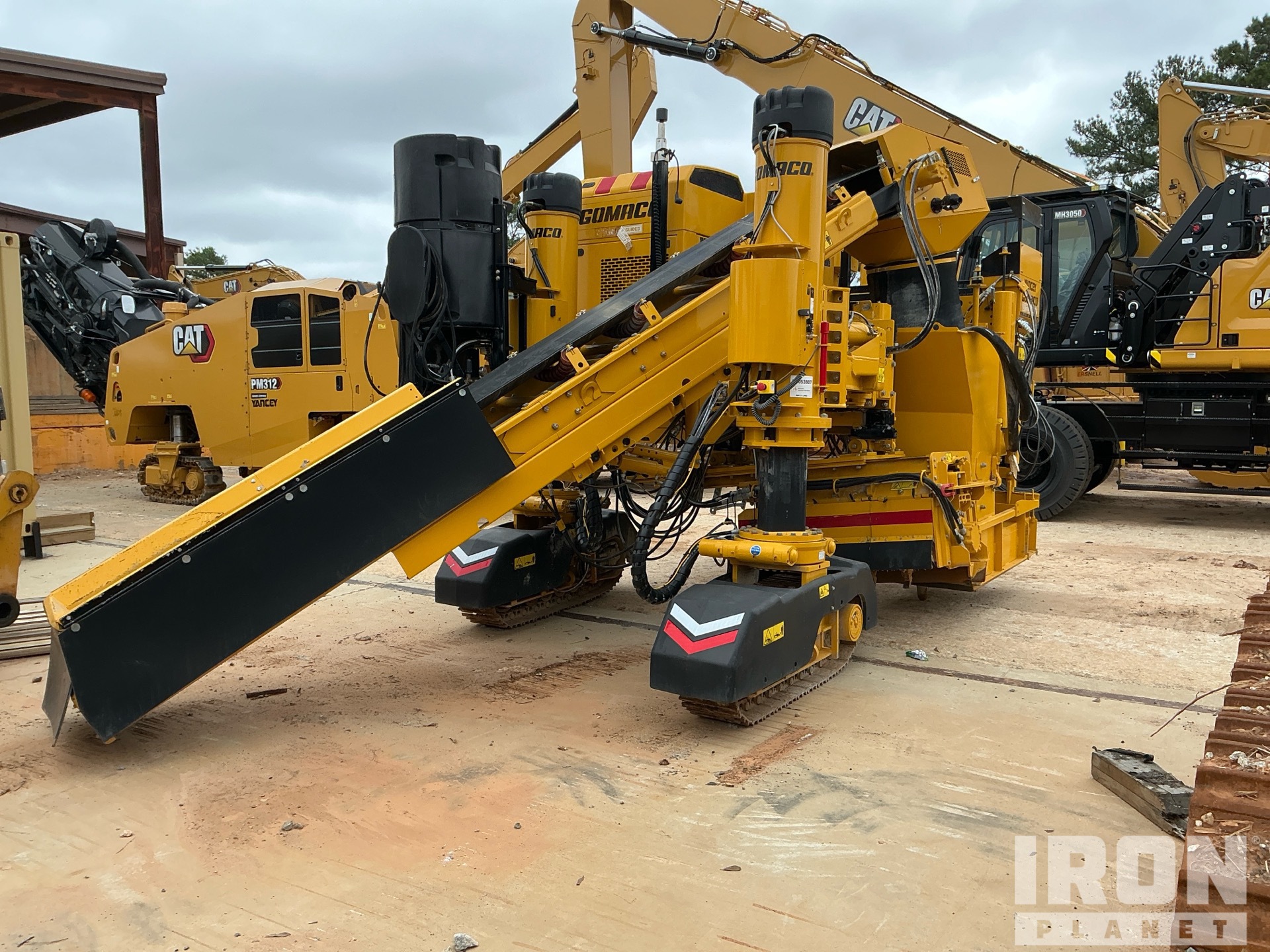 Gomaco GT3600 Curb and Gutter Machine