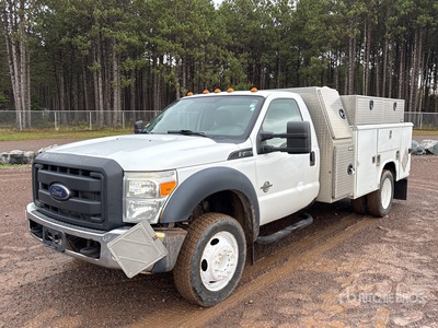 2013 Ford F-450 XL 4x2 Utility Truck