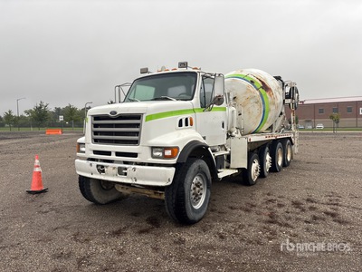 1998 Ford LT9501 10x4 Mixer Truck