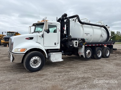 2006 Peterbilt 335 6x4 Camion-citerne à vide