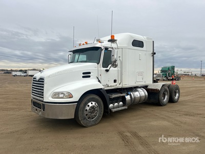 2013 Mack CXU613 6x4 Cabeza Tractora Cabina Dormitorio