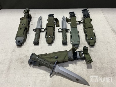 (52) Bayonet Knives w/Scabbards