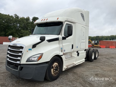 2018 Freightliner Cascadia 126 6x4 Ciągnik siodłowy T/A z kabiną sypialną
