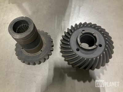 (2) Cecom LR Center 13215E6617 Matched Bevel Gear Sets