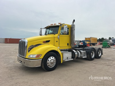 2013 Peterbilt 386 6x4 T/A Dagcabine Trekker