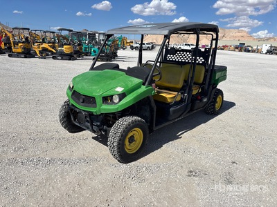 2013 John Deere Gator 4X2 4x4 Utilitaire
