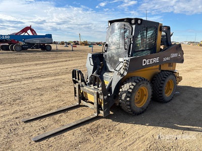 2019 John Deere 324G Two-Speed Chargeuse à direction à glissement