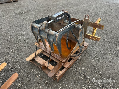 2017 Bobcat 7135737 36 in Skid Steer Grapple Bucket