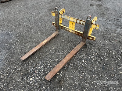 Liebherr 47 in Wheel Loader Forks