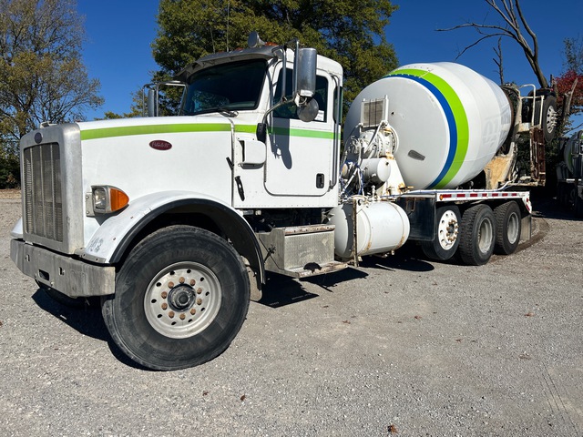 2015 Peterbilt 365 10x4 Mixer Truck 2015 Peterbilt 365 10x4 Mixer Truck