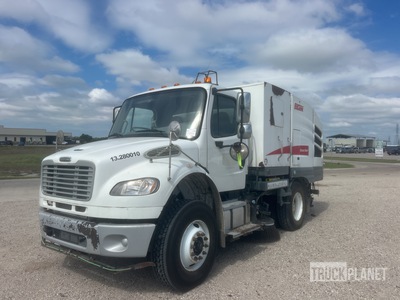 Elgin Broom Bear series 4MH on 2018 Freightliner M2 106 Sweeper Truck