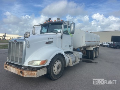 2011 Peterbilt 386 4000 gal 6x4 Water Truck
