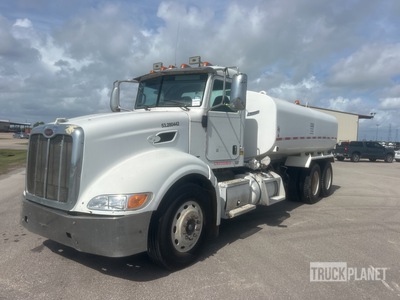 2012 Peterbilt 386 4000 gal 6x4 Water Truck
