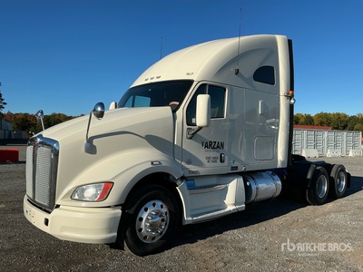 2013 Kenworth T700 T/A Sleeper Truck Tractor
