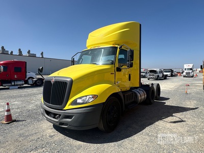 2023 International RH613 6x4 Cabeza Tractora Cabina Corta