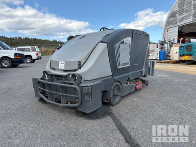 2000 Advance CS7000 Ride-On Floor Sweeper