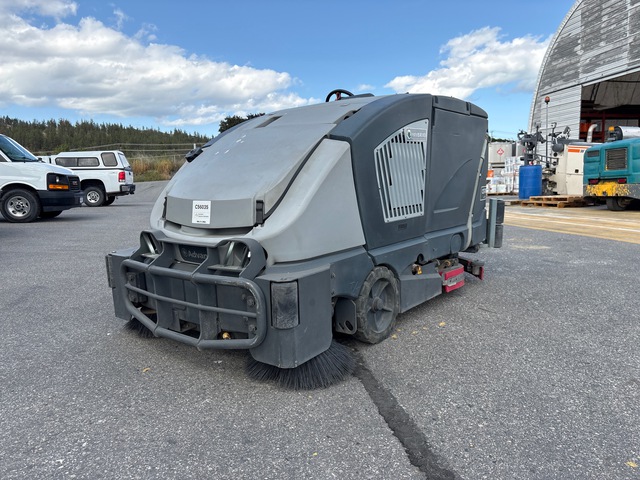 2014 Advance CS7000 Ride-On Floor Sweeper