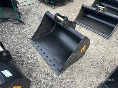 Trojan 42 in Cleanup Excavator Bucket - Fits Cat 305, 305.5 Komatsu PC45/50/55, Hyundai R55, Hitachi/Deere 50D/G, Case, New Holland, Kobelco SK50, Bobcat E50/341/337