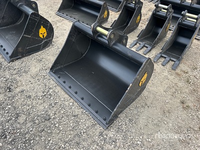 Trojan 42 in Cleanup Excavator Bucket - Fits Cat 305, 305.5 Komatsu PC45/50/55, Hyundai R55, Hitachi/Deere 50D/G, Case, New Holland, Kobelco SK50, Bobcat E50/341/337
